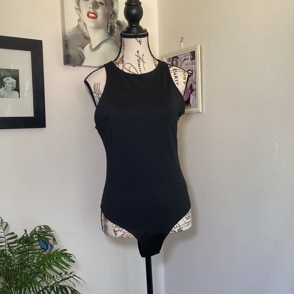 ReoRia Chic Black Sleeveless Bodysuit Lrg